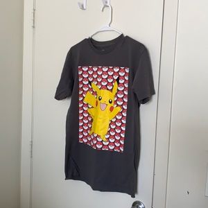 ⚠️ Pikachu T-shirt Screenprinting Cracking size medium